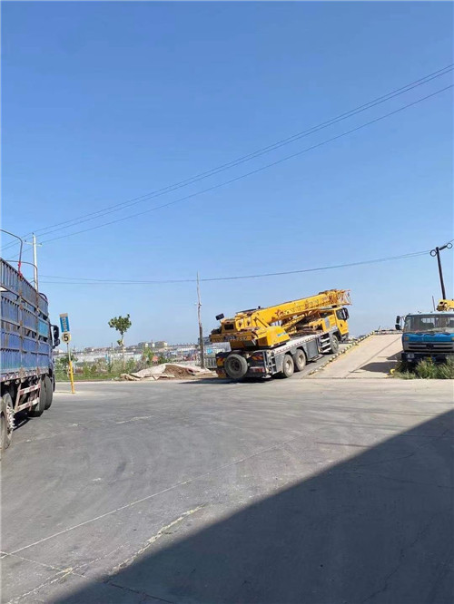 营口市25吨吊车的租赁价格大概是多少？