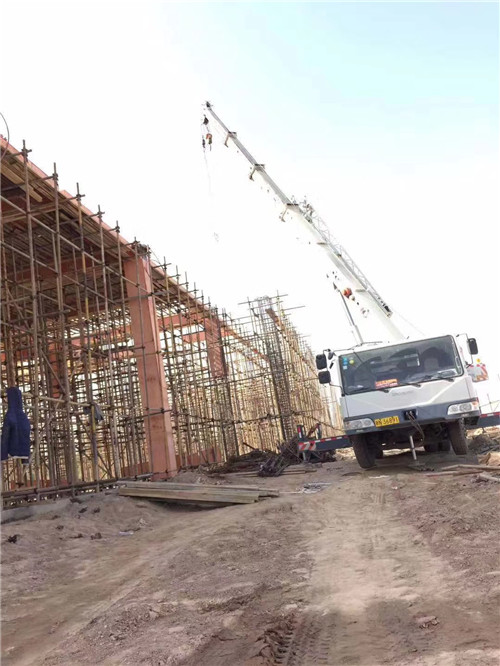 营口市25 吨、50 吨吊车怎么选？多大重量 / 半径适合对应车型？