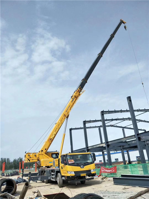 营口市超高层建筑钢结构吊装案例